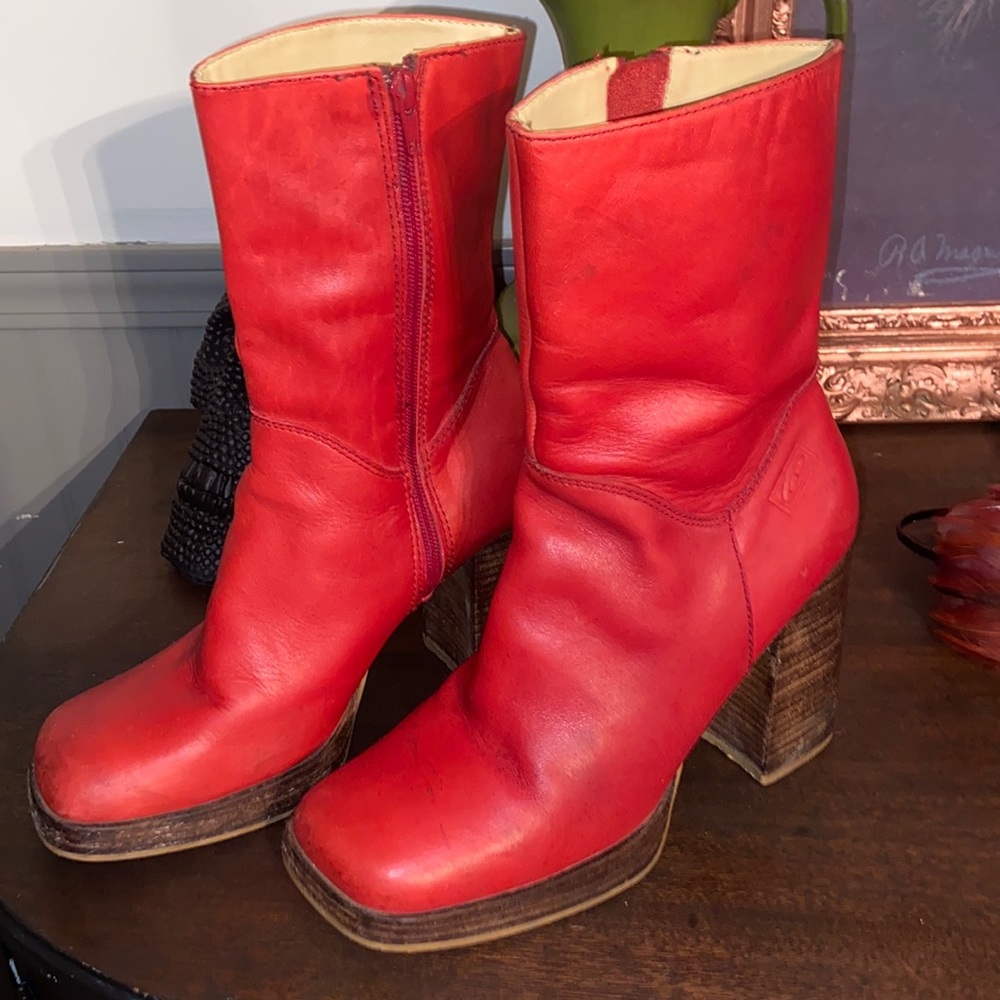 Candie’s 90’s boots RED